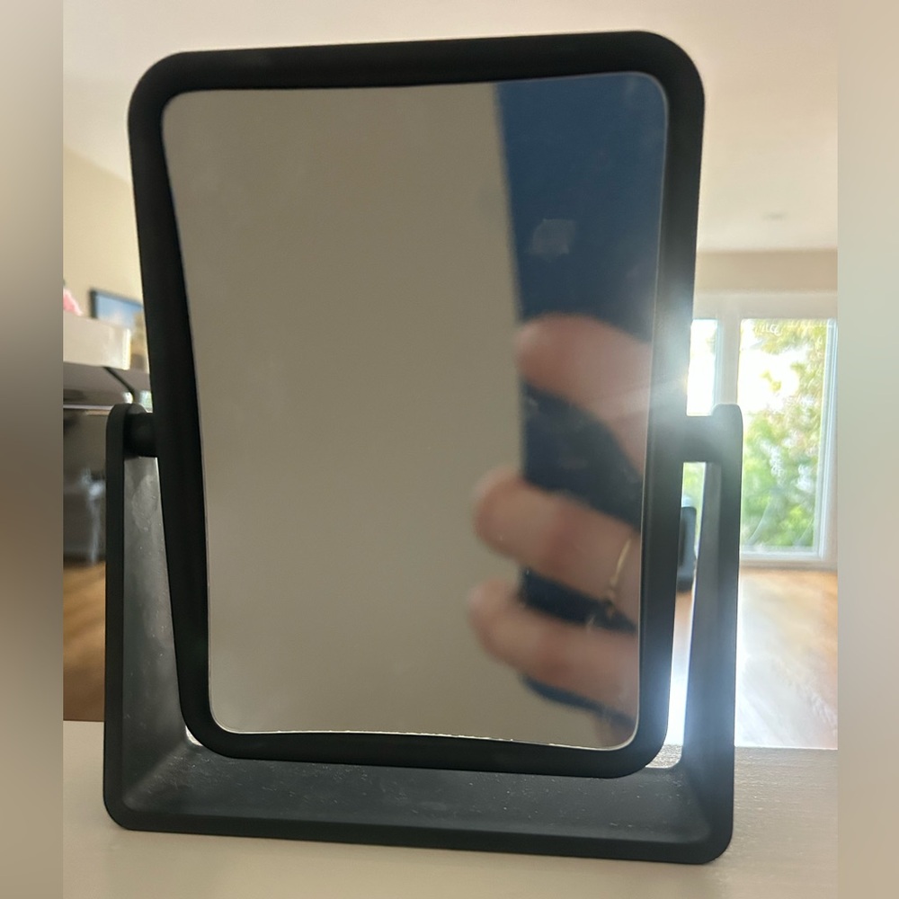 Black mirror